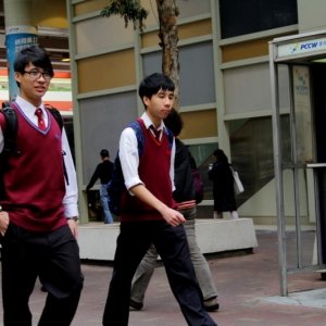 20位设计师合展EmmaMargaBlanche“喧哗”作品“ky.com”(图2)