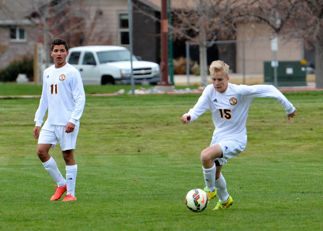 ky.com：
【人间】申城：坚守32年的最后一家报刊门市部 零售的是报刊 带走的是情怀(图5)