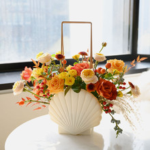 看不透的大师作品，卡塔尔沙漠中的四块大钢板_ky com(图1)