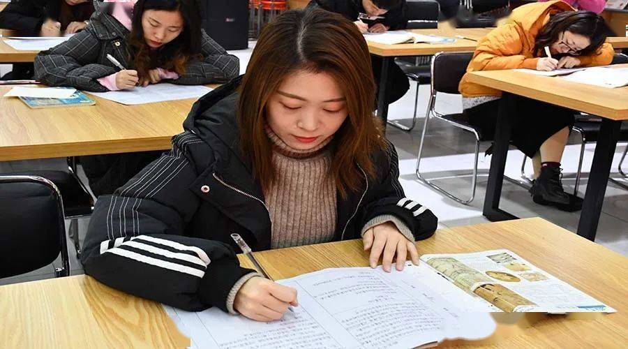 
峪宏中学举行课堂教学设计大赛‘kycom’(图5)