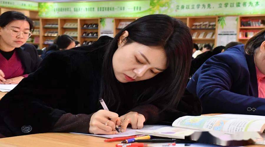 
峪宏中学举行课堂教学设计大赛‘kycom’(图9)